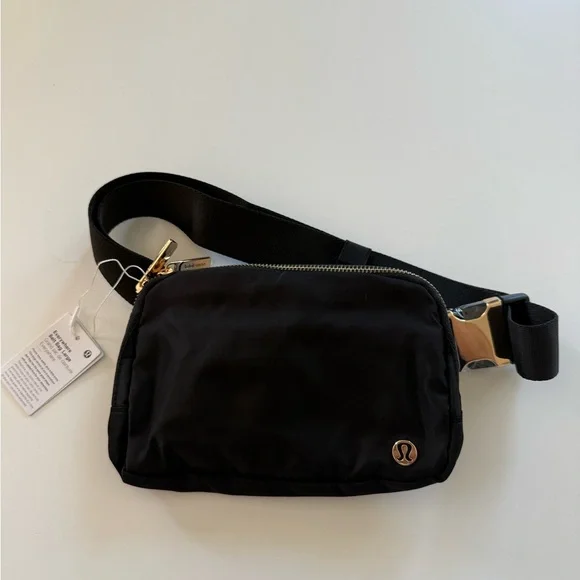 Lululemon Everywhere Belt Bag Large 2L Metal Hardware - Picture 3 of 7